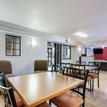 Econo Lodge Del City Exterior foto