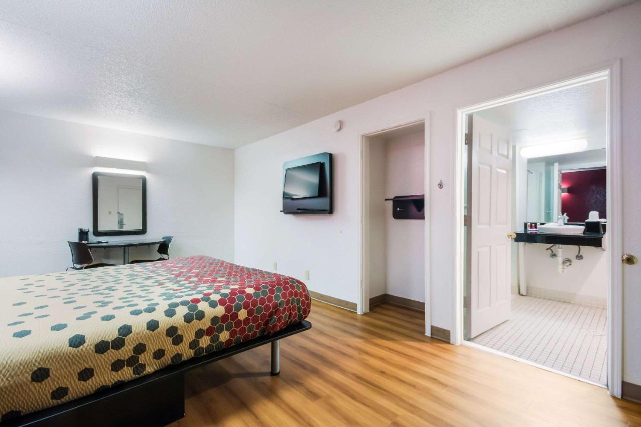 Econo Lodge Del City Exterior foto