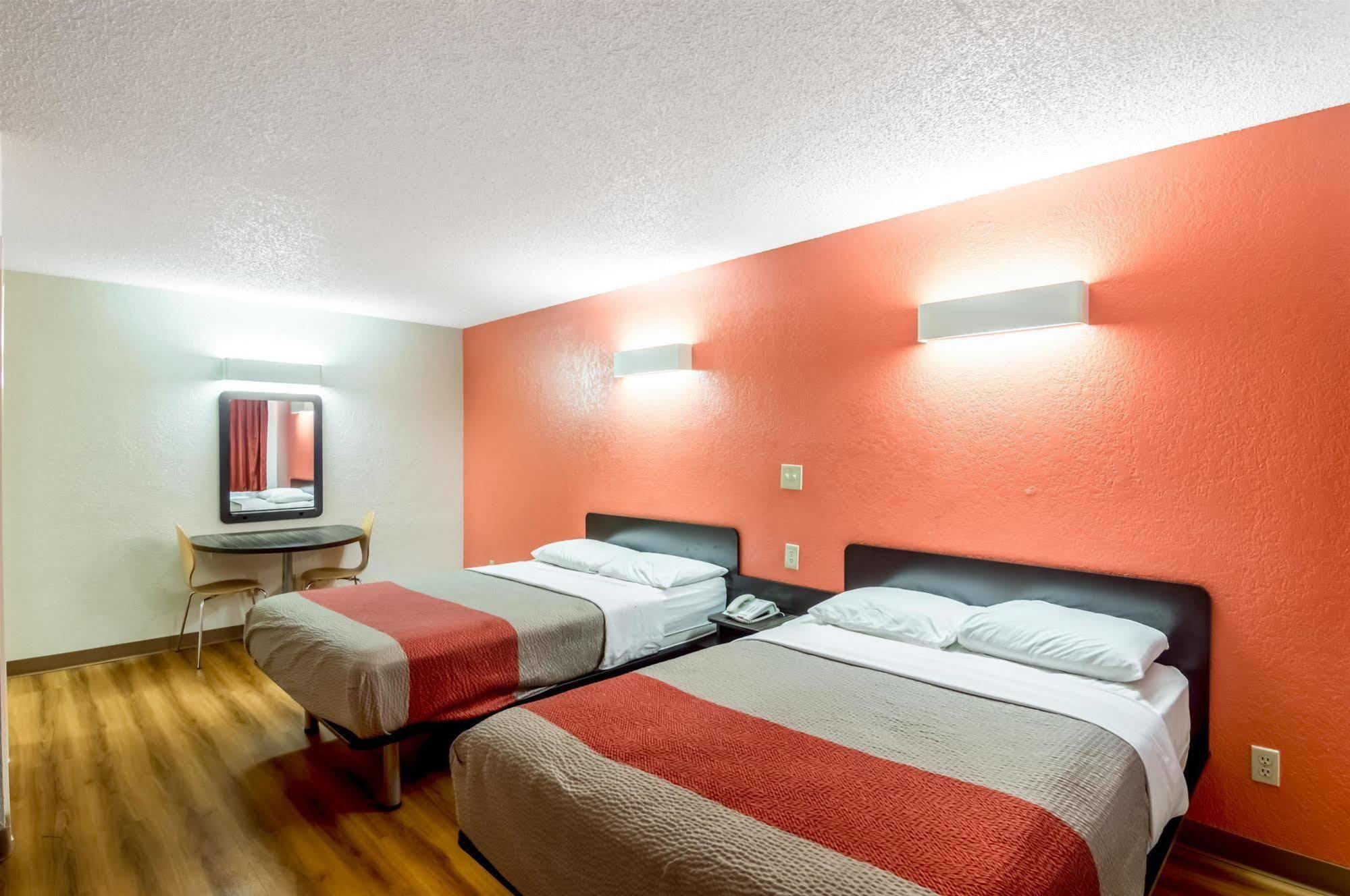 Econo Lodge Del City Exterior foto